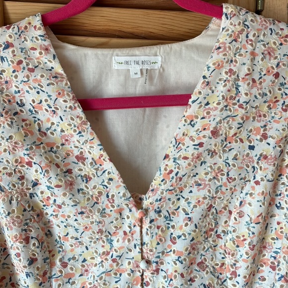 FREE THE ROSES 2.7 AUGUST APPAREL Dress - Picture 5 of 17